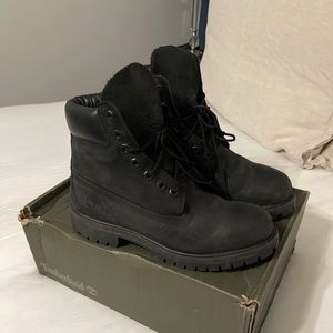 Men’s premium 6 inch boot in black color, size 7
